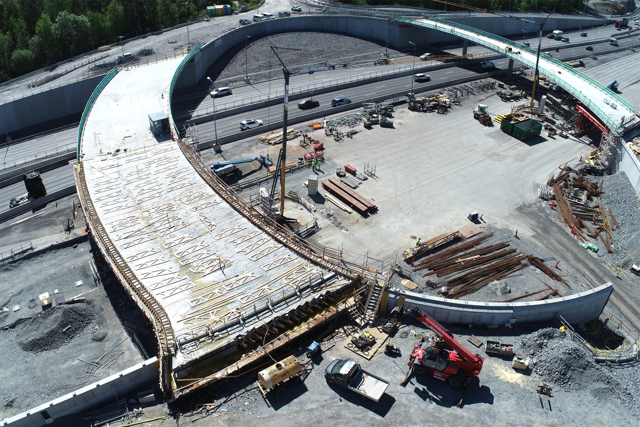 Cast bridge structure checked against the design